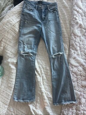 Buckle Light Blue Distressed Straight Leg Jeans 27x32